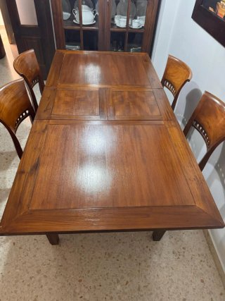 Mesa de comedor de madera hecha a mano y 4 sillas