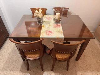 Mesa de comedor de madera hecha a mano y 4 sillas