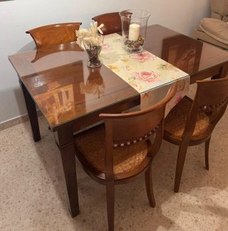 Mesa de comedor de madera hecha a mano y 4 sillas