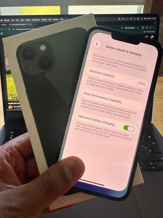 iPhone 13 128GB Verde Oscuro