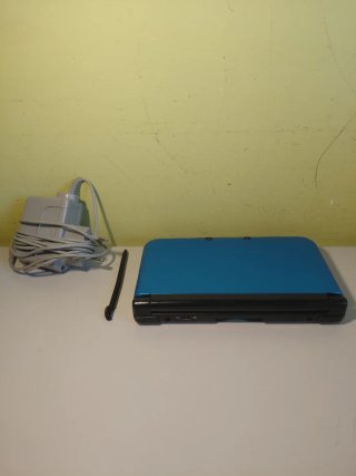 Nintendo 3DS XL Blu Nero con caricatore e pennino
