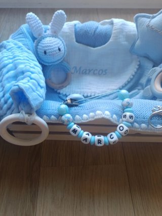 Cesta regalo bebé varios colores a elegir