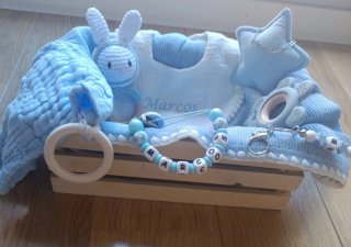 Cesta regalo bebé varios colores a elegir