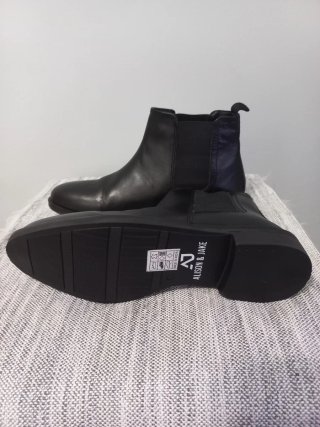 Botines de piel auténtica negros