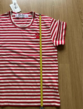 T-shirt Comme des Garçons Listras Vermelhas