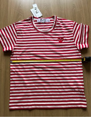 T-shirt Comme des Garçons Listras Vermelhas