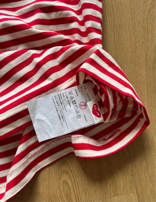 T-shirt Comme des Garçons Listras Vermelhas