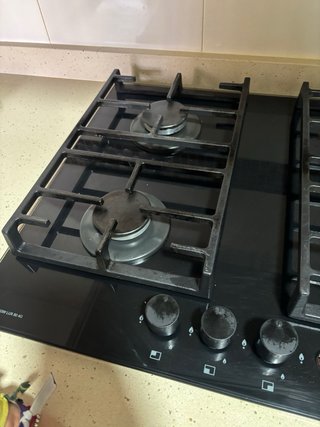 Cocina de gas negra 4 fuegos