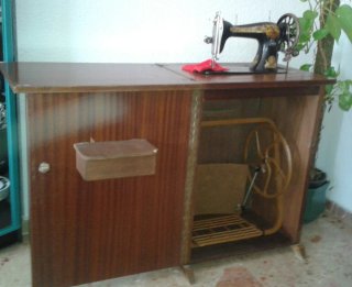 Máquina de coser Singer antigua S57471