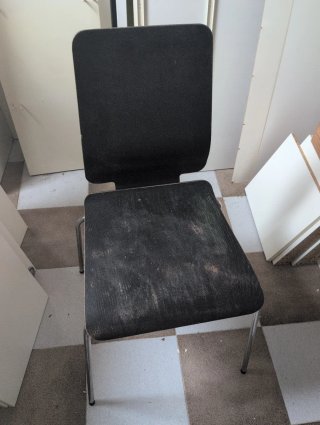 Silla Ikea madera y metal negra