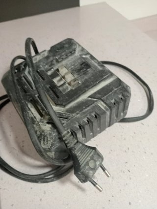 Cargador Baterías Erbauer