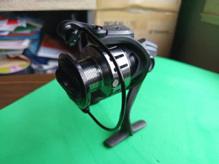 Carrete de pesca REGALO señuelos.