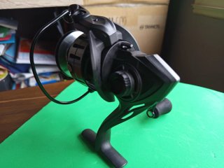 Carrete de pesca REGALO señuelos.