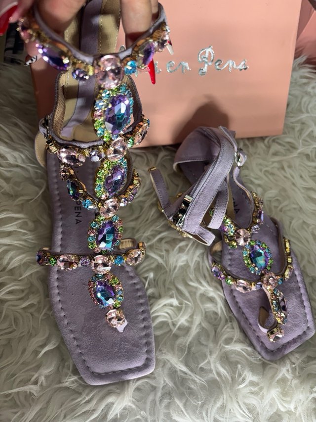 Sandalias ALMA EN PENA Moradas Joyas