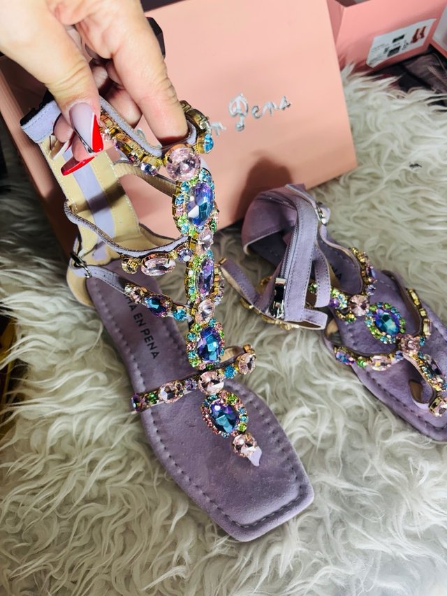 Sandalias ALMA EN PENA Moradas Joyas