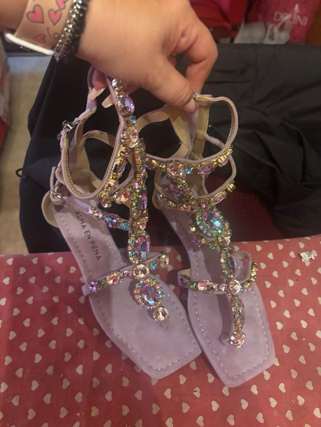 Sandalias ALMA EN PENA Moradas Joyas