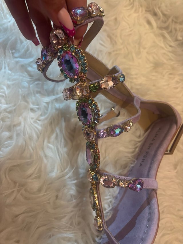 Sandalias ALMA EN PENA Moradas Joyas