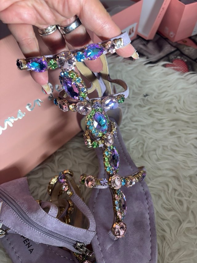 Sandalias ALMA EN PENA Moradas Joyas