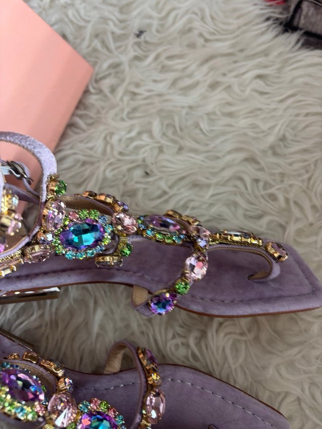 Sandalias ALMA EN PENA Moradas Joyas