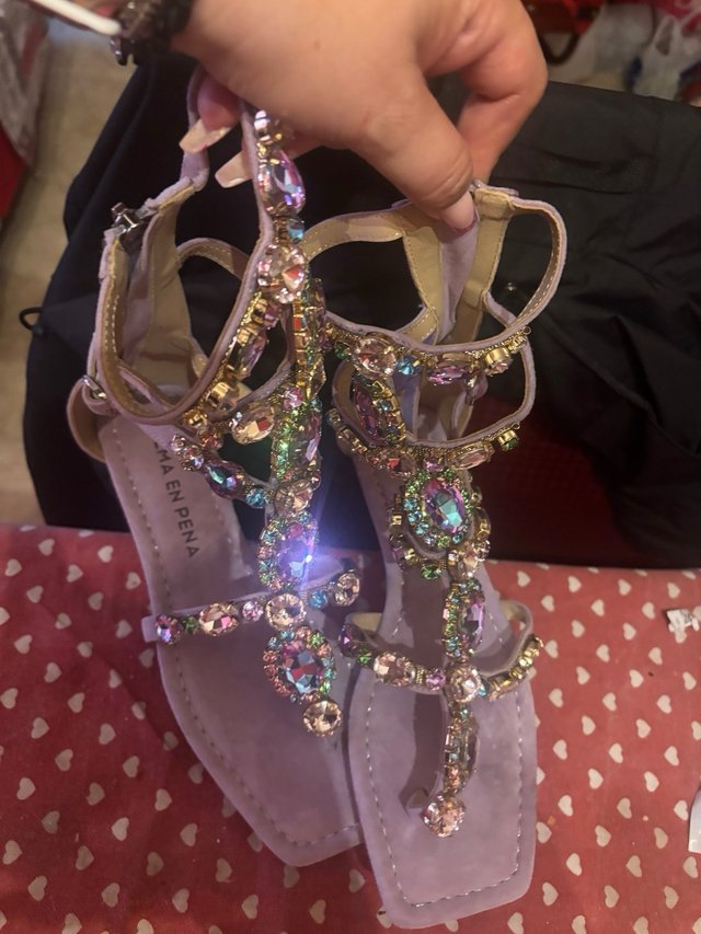 Sandalias ALMA EN PENA Moradas Joyas