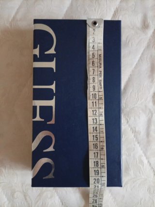 Scatola Guess vuota per portafoglio