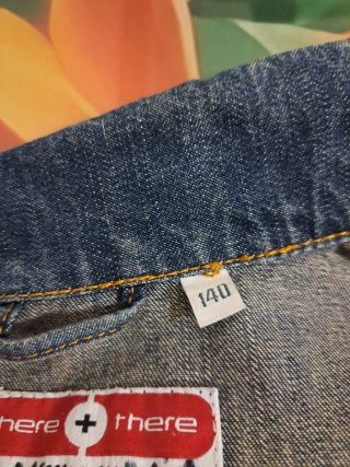 Chaqueta vaquera desgastada