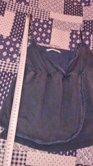 Top estivo blu con fiori