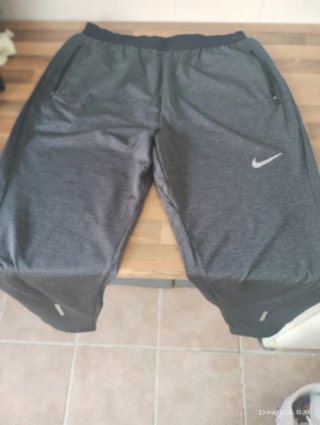 Pantalón chándal Nike gris