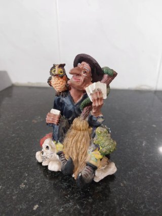 Figuras de brujas variadas