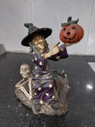 Figuras de brujas variadas
