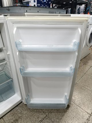 Nevera Pequeña Con Congelador Hyundai  85x50cm
