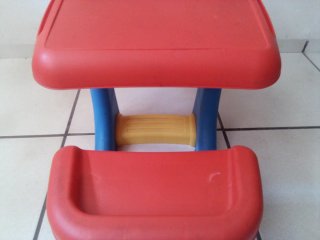 Pupitre Infantil Keter con Asiento