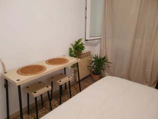 Set de mesas y banquetas