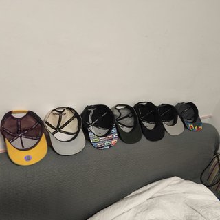 Gorra Negra y Multicolor