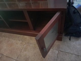 Mueble de salón madera y cristal