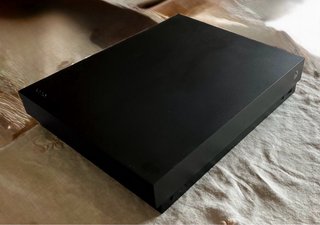 Xbox One X 1TB 4K+scatola originale +cavi. Senza controller.