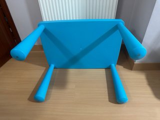 Mesa infantil IKEA MAMMUT azul
