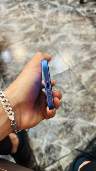 iPhone 16