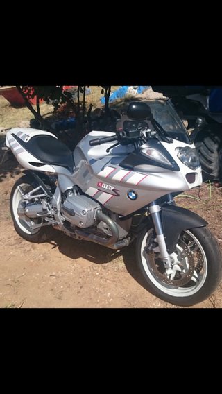 BMW R1100S - Moto deportiva