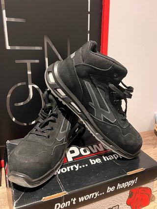 Scarpe U-Power