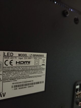 Smart TV JVC 50 con mando inteligente