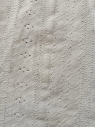 Camiseta blanca cuello alto