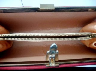 Pochette anni '50  rossa con chiusura dorata