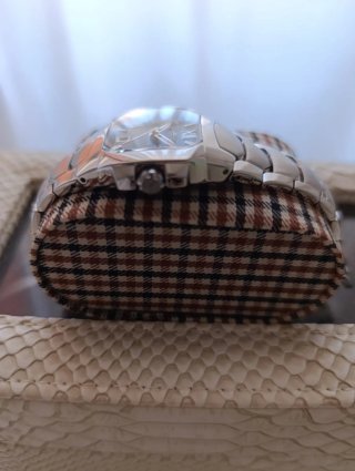 Reloj Lotus Negro y Plateado