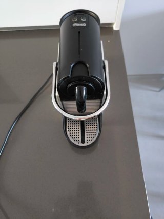 Cafetera Nespresso DeLonghi Negra