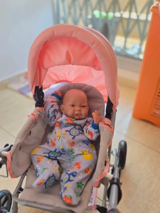 Carrito de muñeca y muñeco Antonio Juan