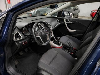 Opel Astra 2011