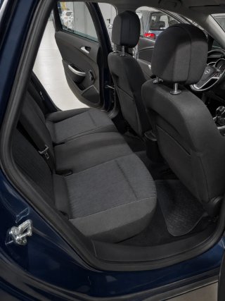 Opel Astra 2011