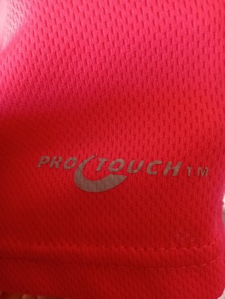 Sudadera roja con cremallera