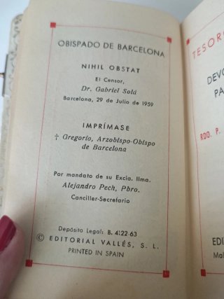 Antiguo devocionario o misal de primera comunión